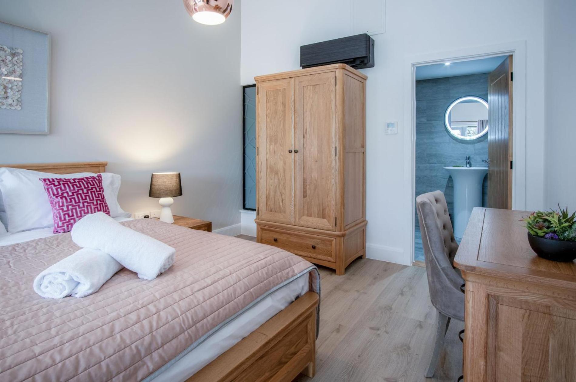 Suite 12 - Sleeping Giant Hotel - Pen Y Cae Inn Brecon Buitenkant foto