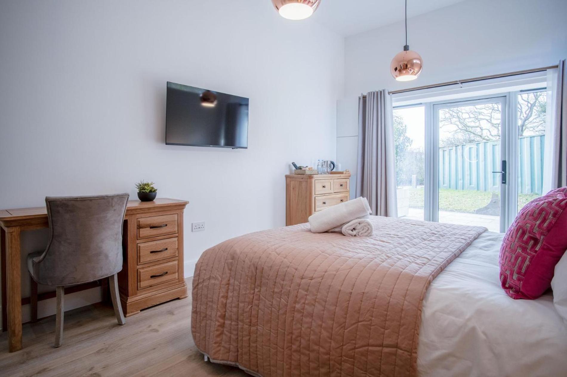 Suite 12 - Sleeping Giant Hotel - Pen Y Cae Inn Brecon Buitenkant foto