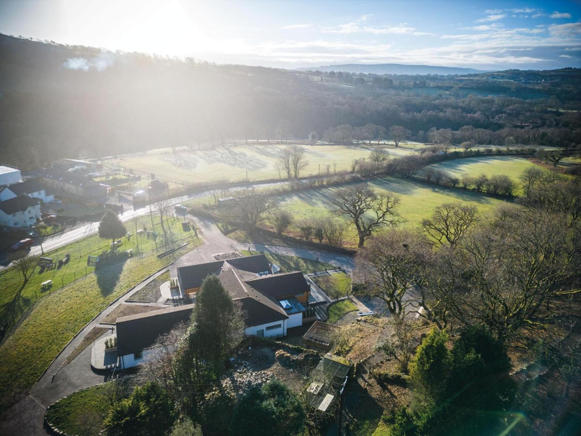 Suite 12 - Sleeping Giant Hotel - Pen Y Cae Inn Brecon Buitenkant foto