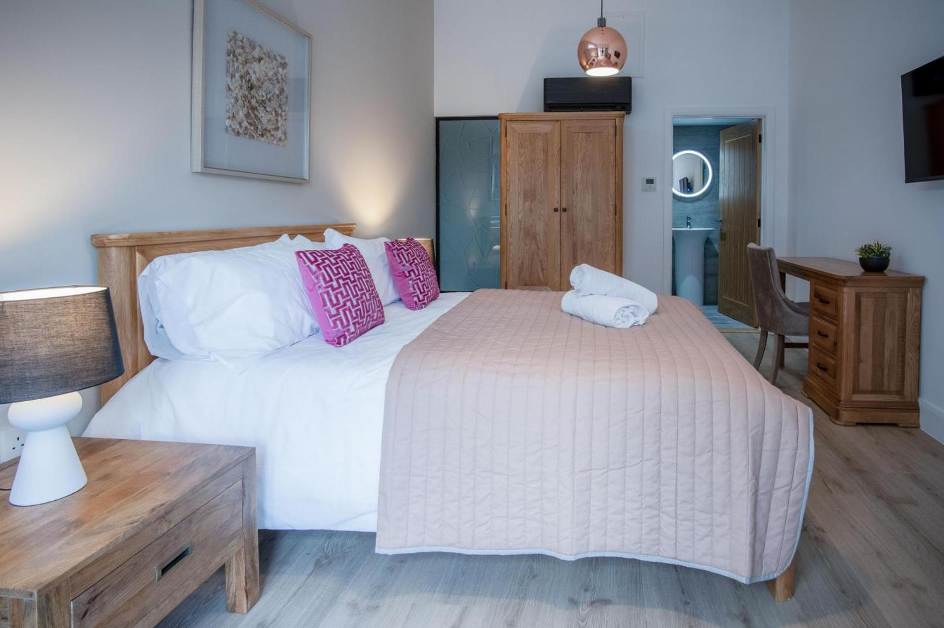 Suite 12 - Sleeping Giant Hotel - Pen Y Cae Inn Brecon Buitenkant foto